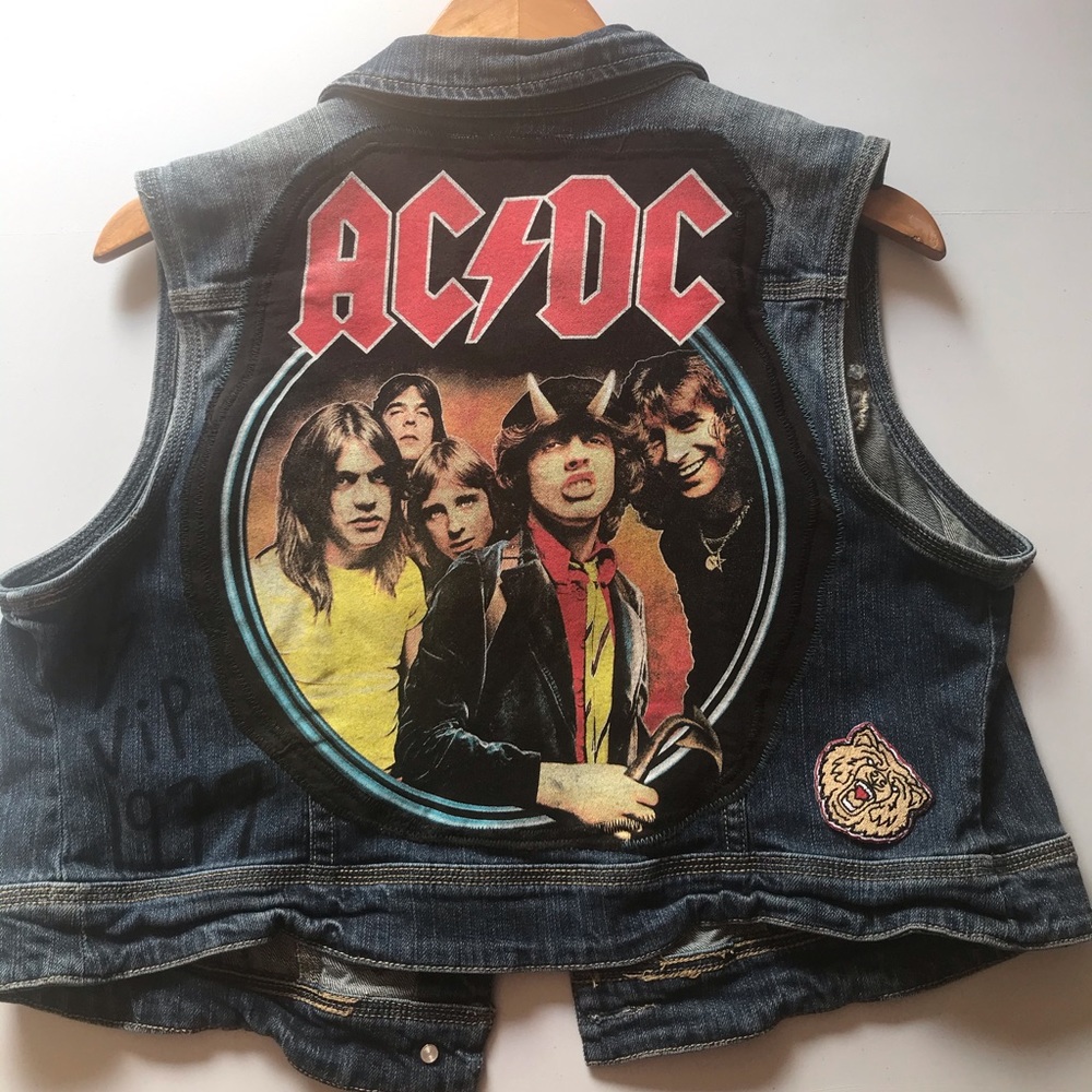 Ac ⚡️ dc cut and sew vest